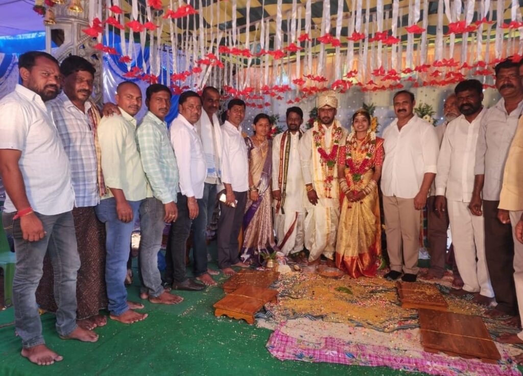 భానోతు వివాహ మహోత్సవంలొ పాల్గొన్న మాజీ ఎమ్మెల్యే మల్లయ్య యాదవ్ 
