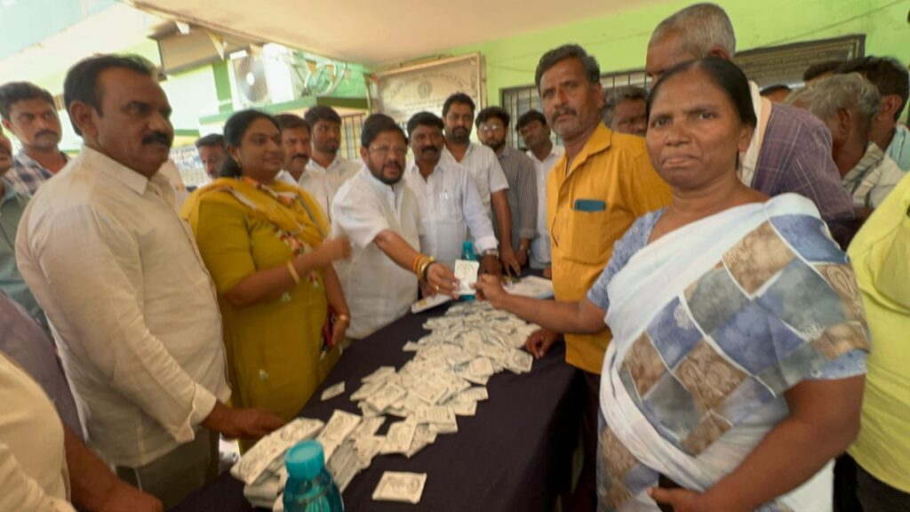 వేసవిలో వ్యవసాయ కార్మికులు తగు జాగ్రత్తలు తీసుకోవాలి
