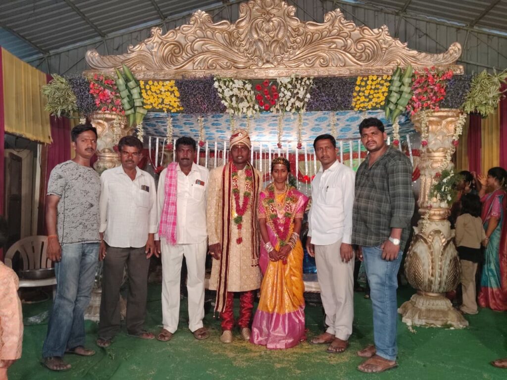 గుండారపు వారి వివాహ వేడుకలలో పాల్గొన్న మండల ప్రధానకార్యదర్శి మద్ది మధుసూదన్ రెడ్డి 
