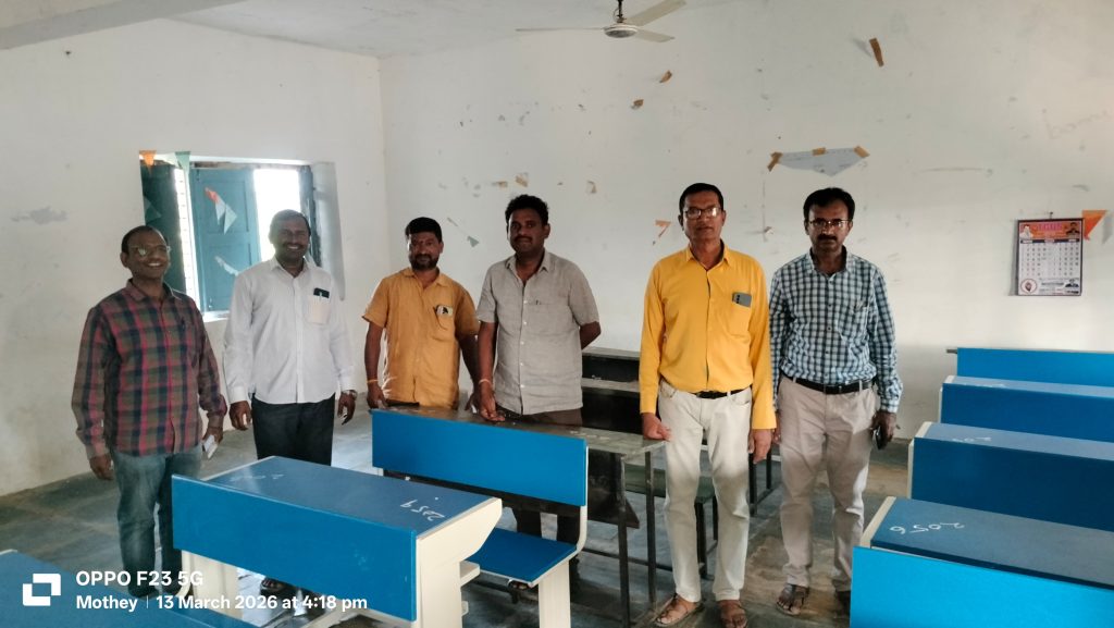 పదవ తరగతి పరీక్ష కేంద్రాన్ని పరిశీలించిన మండల విద్యాధికారి గోపాలరావు 